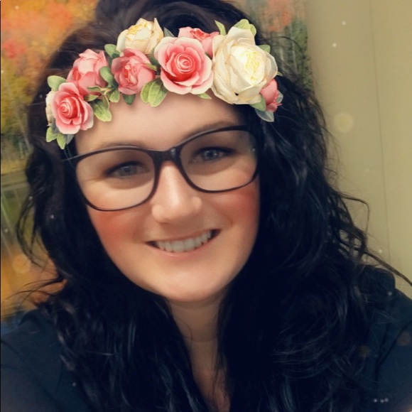 Meet your Poshers, Jon & Marlene - Picture 2 of 3